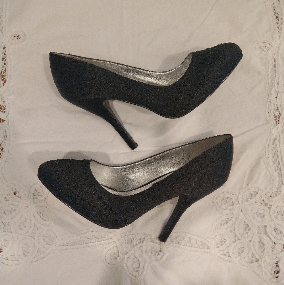 Nina black satin heels size 6